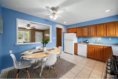 8352 Lonkar Drive, Saint Louis, MO 63123 - Photo 11