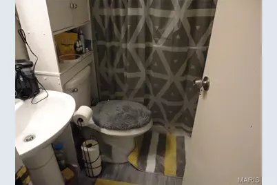 2240 Windsor Drive, Saint Louis, MO 63033 - Photo 9