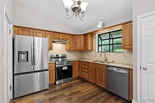 559 Vernal Hill Ct, Ballwin, MO 63021 - Photo 11
