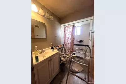 517 Plantmore Drive, Ferguson, MO 63135 - Photo 9