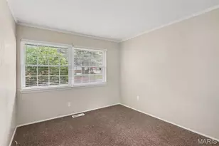 2675 Narraganset Dr, Florissant, MO 63033 - Photo 9