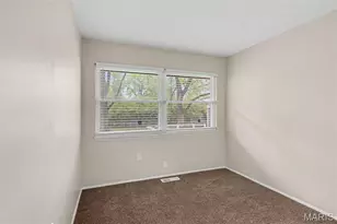 2675 Narraganset Dr, Florissant, MO 63033 - Photo 7