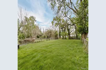 445 Plaza Avenue, Ferguson, MO 63135 - Photo 19