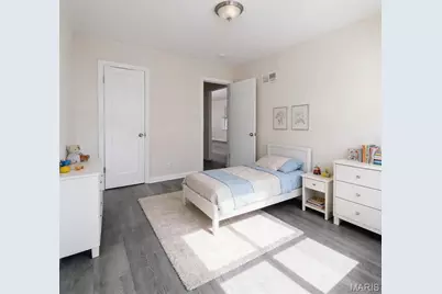 445 Plaza Avenue, Ferguson, MO 63135 - Photo 7