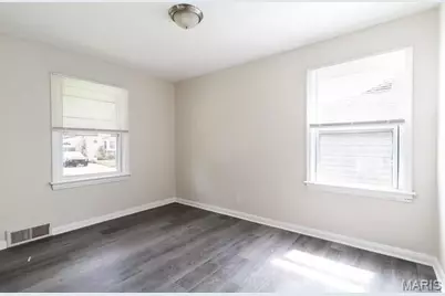 445 Plaza Avenue, Ferguson, MO 63135 - Photo 13