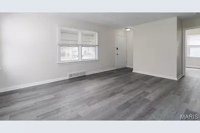 445 Plaza Avenue, Ferguson, MO 63135 - Photo 11