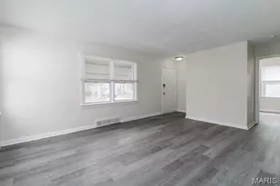 445 Plaza Ave, Ferguson, MO 63135 - Photo 11