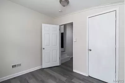 445 Plaza Avenue, Ferguson, MO 63135 - Photo 17