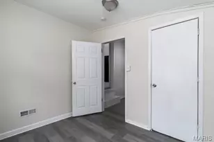 445 Plaza Ave, Ferguson, MO 63135 - Photo 17