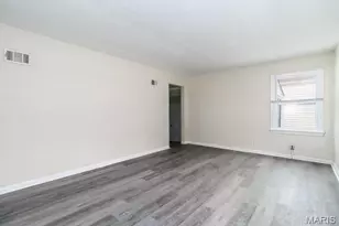 445 Plaza Ave, Ferguson, MO 63135 - Photo 9