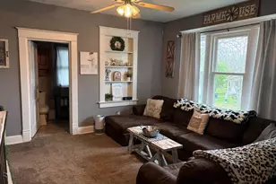 109 N Market St, Warrenton, MO 63383 - Photo 3