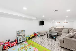 836 Rainbow Dr, Saint Louis, MO 63125 - Photo 25