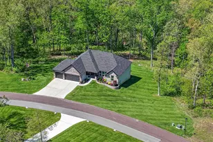 156 Eagle Frk Dr, Moscow Mills, MO 63362 - Photo 3