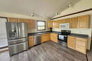 1204 Riverview Dr, Elsberry, MO 63343 - Photo 3