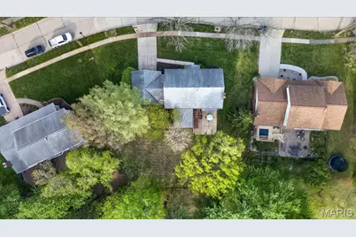 927 Baintree Lane, Ballwin, MO 63011 - Photo 45