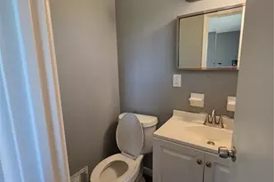 1600 Chickadee Ln, Florissant, MO 63031 - Photo 9