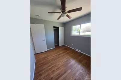 1600 Chickadee Lane, Florissant, MO 63031 - Photo 7