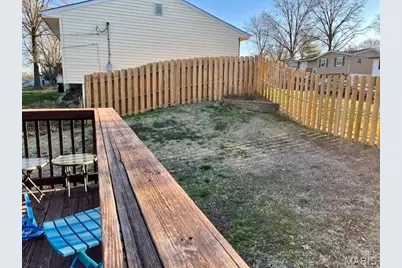 180 Chinon Drive, Saint Louis, MO 63129 - Photo 9