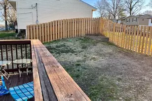 180 Chinon Dr, Saint Louis, MO 63129 - Photo 9