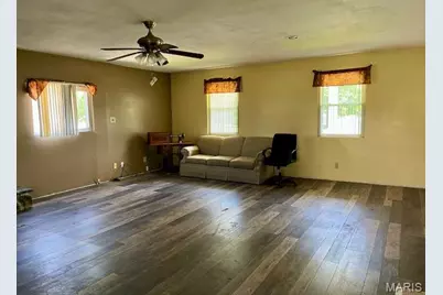180 Chinon Drive, Saint Louis, MO 63129 - Photo 9