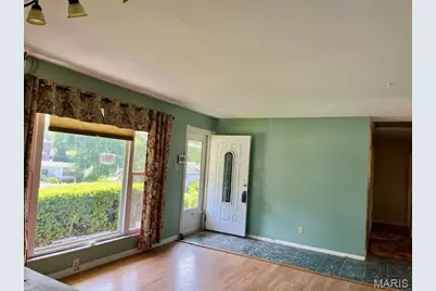 180 Chinon Drive, Saint Louis, MO 63129 - Photo 5