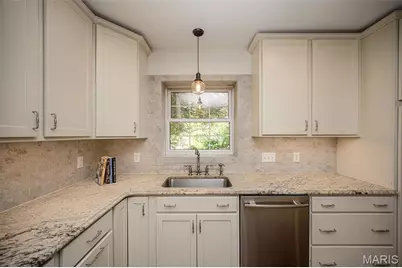7 Kingston Manor Drive, Ladue, MO 63124 - Photo 13