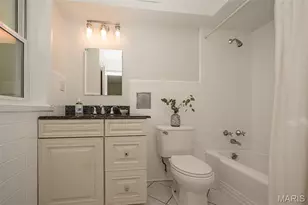7 Kingston Manor Dr, Ladue, MO 63124 - Photo 31