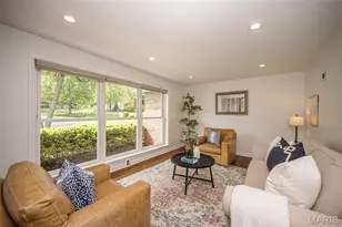 7 Kingston Manor Dr, Ladue, MO 63124 - Photo 5