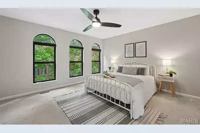 10 Manhattan Mews, Saint Louis, MO 63108 - Photo 17