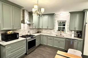 9053 Saranac Dr, Richmond Heights, MO 63117 - Photo 11