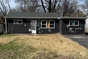10117 Earl Dr, Saint Louis, MO 63136 - Photo 1