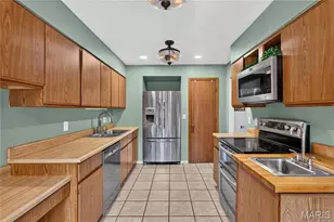 11525 Pineberry Dr, Saint Louis, MO 63146 - Photo 9
