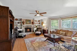 15327 Grantley Dr, Chesterfield, MO 63017 - Photo 17