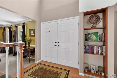 15327 Grantley Drive, Chesterfield, MO 63017 - Photo 5