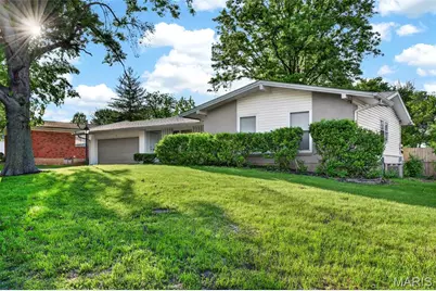 3255 Classic Drive, Florissant, MO 63033 - Photo 3