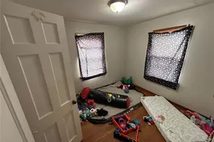 7500 Haywood Dr, Hanley Hills, MO 63133 - Photo 11