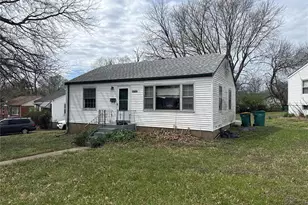 7500 Haywood Dr, Hanley Hills, MO 63133 - Photo 3