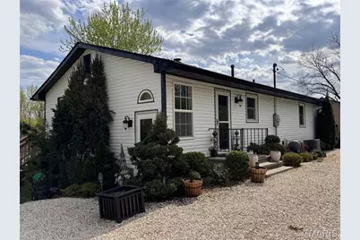 415 S 11th Street, Louisiana, MO 63353 - Photo 1