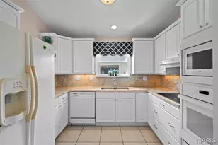 2104 N Ballas Rd, Town and Country, MO 63131 - Photo 45