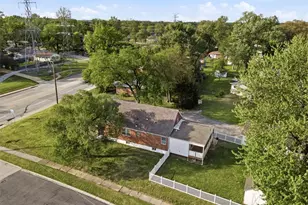 1800 Patterson Rd, Florissant, MO 63031 - Photo 3