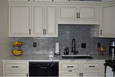 10697 Carroll Wood Way, Saint Louis, MO 63128 - Photo 9