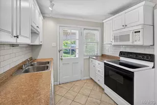1133 N Geyer Rd, Kirkwood, MO 63122 - Photo 7