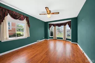8125 Halifax Dr, Clayton, MO 63105 - Photo 25