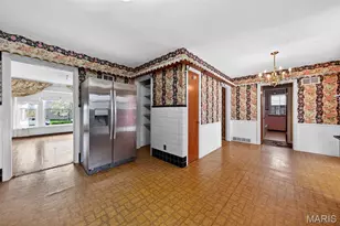 8125 Halifax Dr, Clayton, MO 63105 - Photo 7
