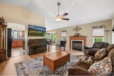 830 Hawks Circle Drive, Hillsboro, MO 63050 - Photo 3