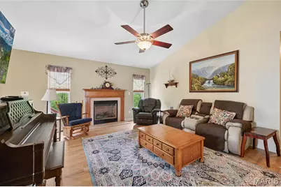 830 Hawks Circle Drive, Hillsboro, MO 63050 - Photo 5