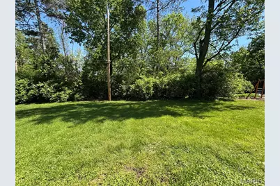 908 Woodshire Lane + Lot A, Creve Coeur, MO 63141 - Photo 9