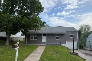 452 Bluff Dr, Saint Louis, MO 63137 - Photo 1