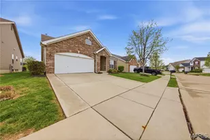 146 Boardwalk Gardens Dr, O'Fallon, MO 63368 - Photo 3