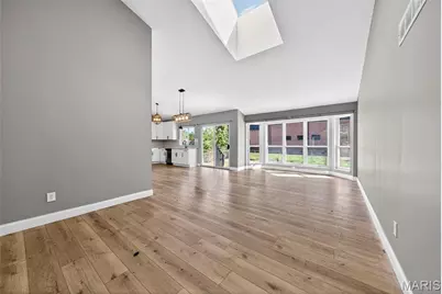 549 Rancho Lane, Florissant, MO 63031 - Photo 9